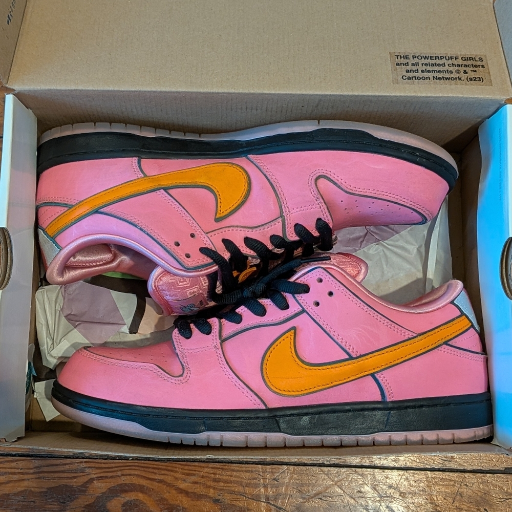 Nike SB Dunk Low Powerpuff Girls "Blossom"